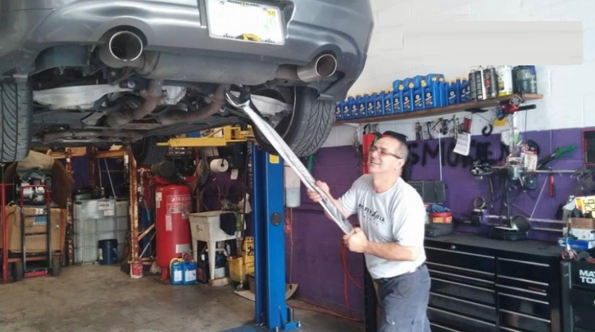 Engine service at JJ Mechanic Corp General Auto Repair